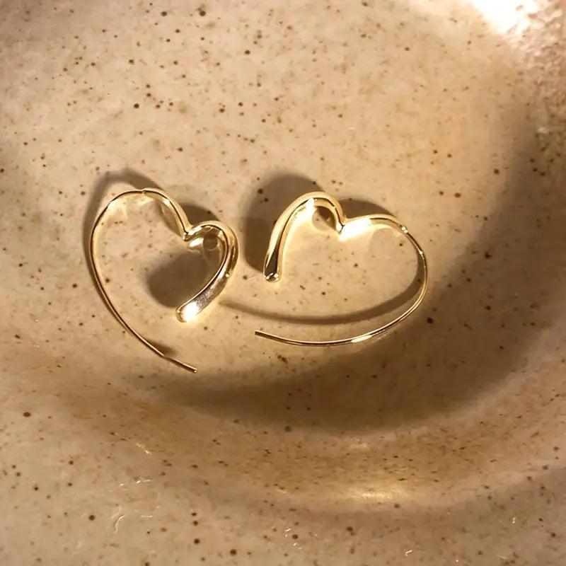 Irregular Heart Design Hoop Earrings-01