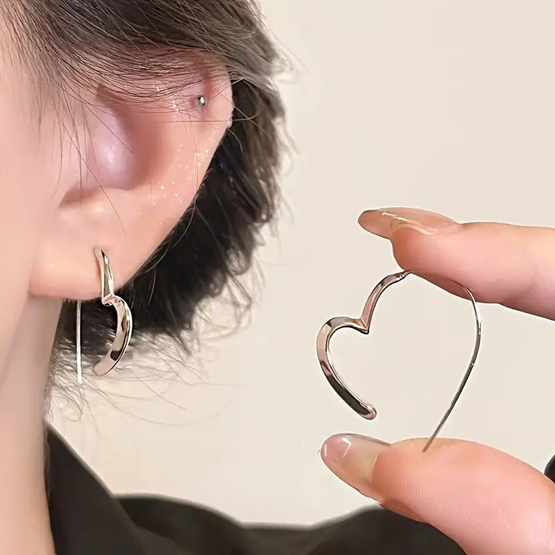 Irregular Heart Design Hoop Earrings-01
